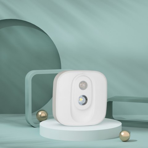 Lampka nocna LED FLC-02 z czujnikiem ruchu PIR 3xAAA Forever Light