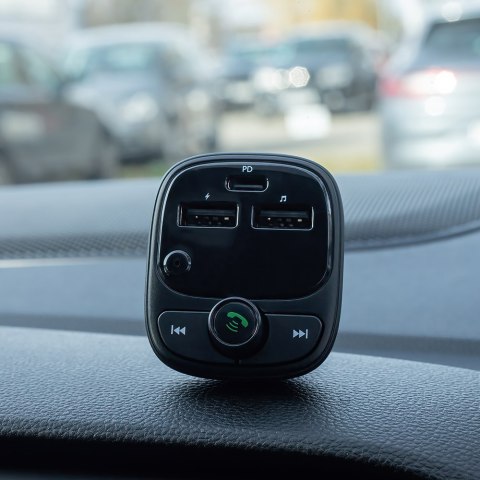 Forever transmiter FM Bluetooth 2 x USB-A 1 x USB-C PD 30W TR-370 czarny